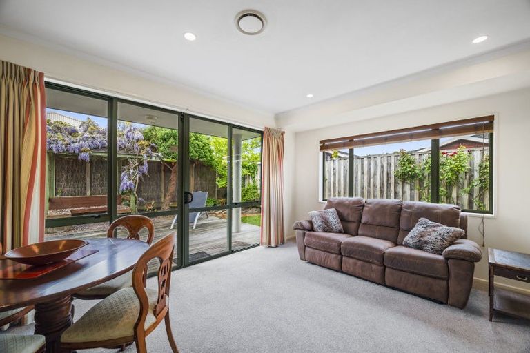 Photo of property in 24 Harvey Street, Waipahihi, Taupo, 3330