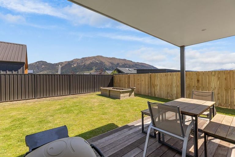 Photo of property in 28 Dunn Street, Lake Hawea, 9382