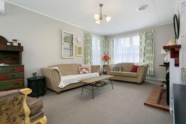 Photo of property in 1037 Hazelmere Crescent, Te Awamutu, 3800