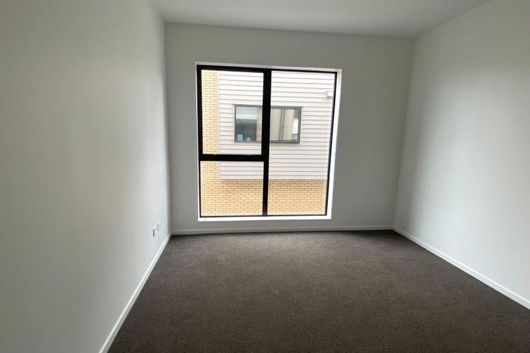 Photo of property in 36 Sinton Road, Hobsonville, Auckland, 0618