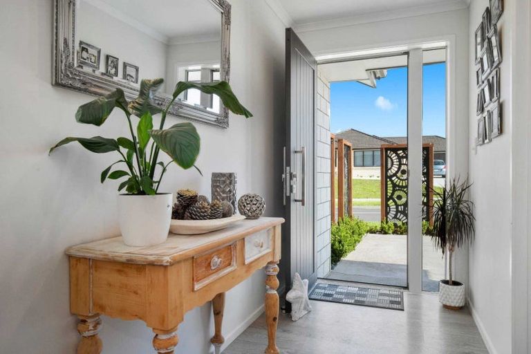 Photo of property in 2 Okohaka Avenue, Glenbrook, Waiuku, 2681