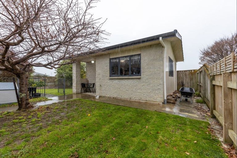 Photo of property in 16 Daniel Place, Kelvin Grove, Palmerston North, 4414