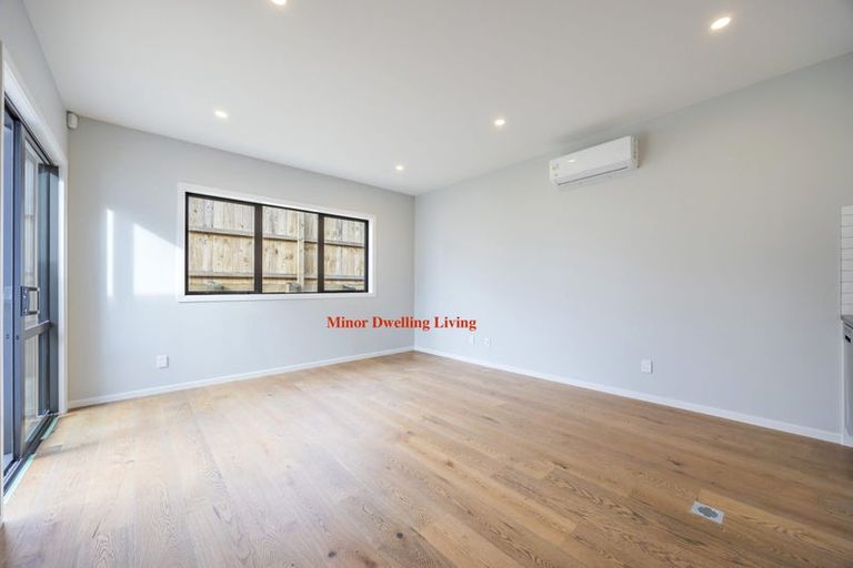 Photo of property in 13 Mcindoe Road, Kumeu, 0810