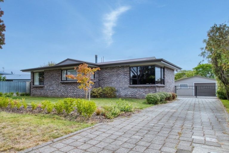 Photo of property in 1 Kaweka Place, Havelock North, 4130