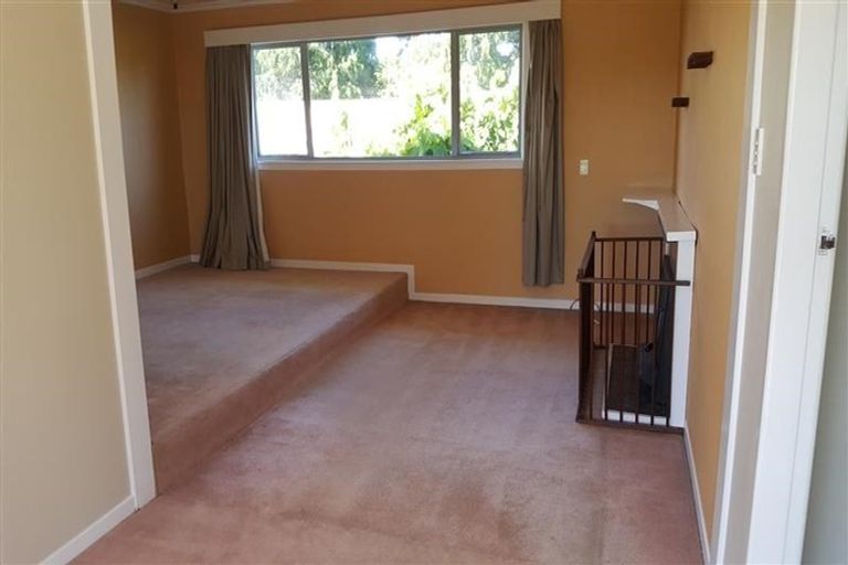 Photo of property in 92 Windsor Road, Inglewood, 4386