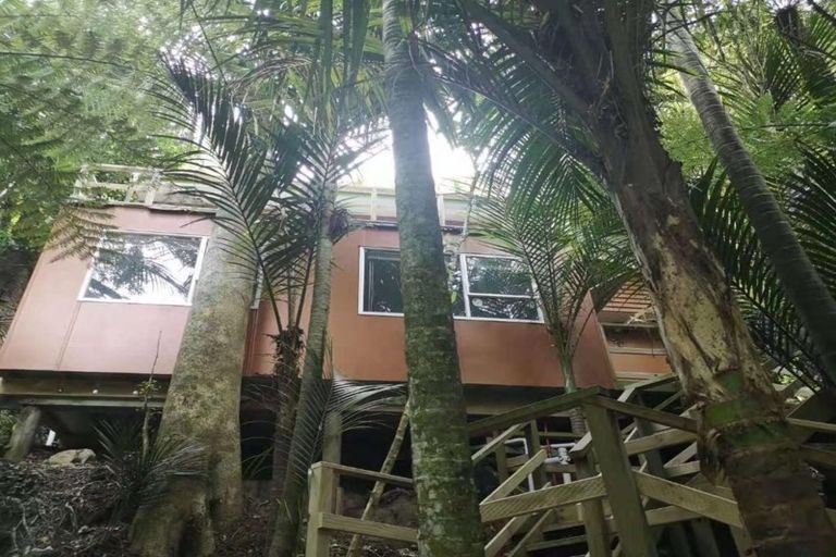 Photo of property in 30 Ocean View Road, Huia, Auckland, 0604