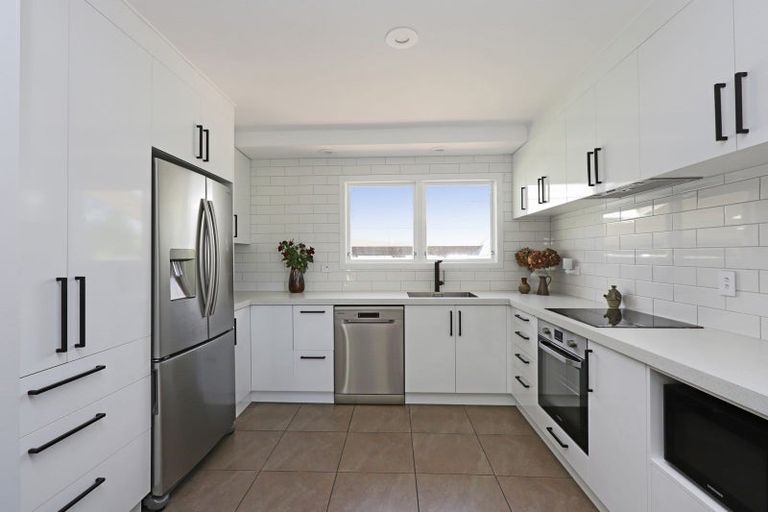 Photo of property in 12 Mangarau Crescent, Havelock North, 4130