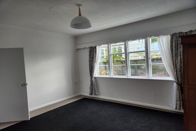 Photo of property in 137 Elizabeth Street, Mount Victoria, Wellington, 6011