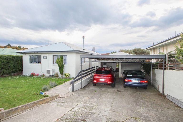 Photo of property in 12 Mersey Street, South Hill, Oamaru, 9400