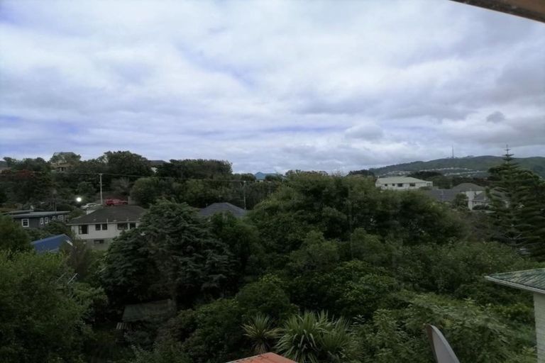 Photo of property in 72b Black Rock Road, Newlands, Wellington, 6037