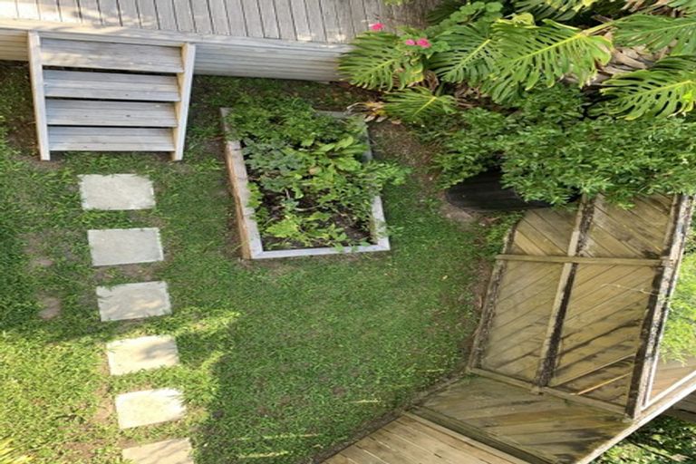 Photo of property in 2/14 Finchley Road, Torbay, Auckland, 0630