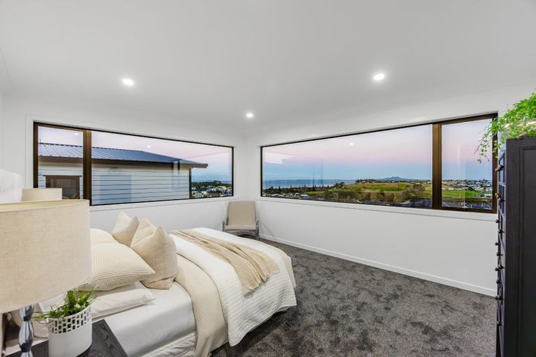 Photo of property in 52 Kumukumu Road, Long Bay, Auckland, 0630