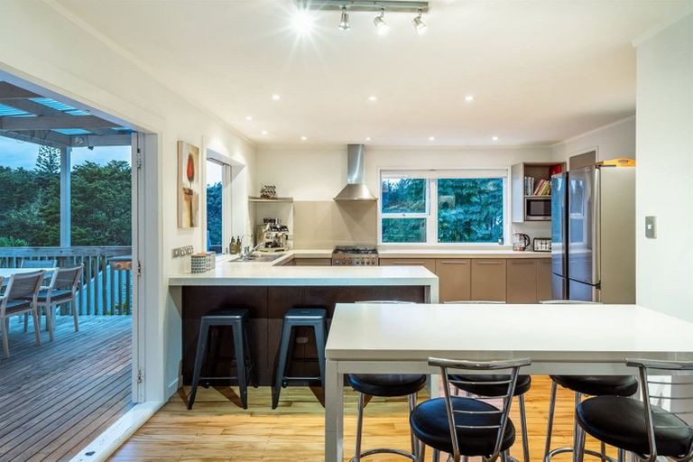 Photo of property in 32 Le Roy Terrace, Birkenhead, Auckland, 0626