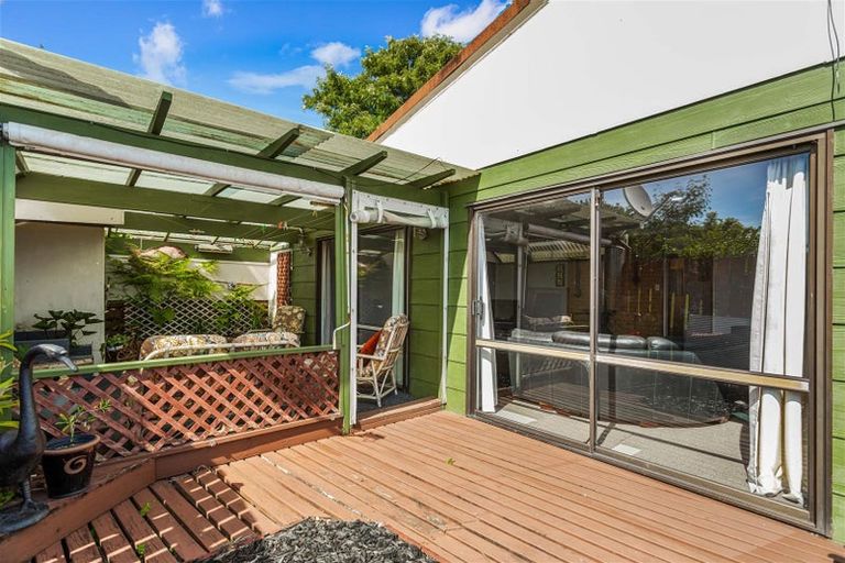 Photo of property in 13 Surf Road, Stanmore Bay, Whangaparaoa, 0932