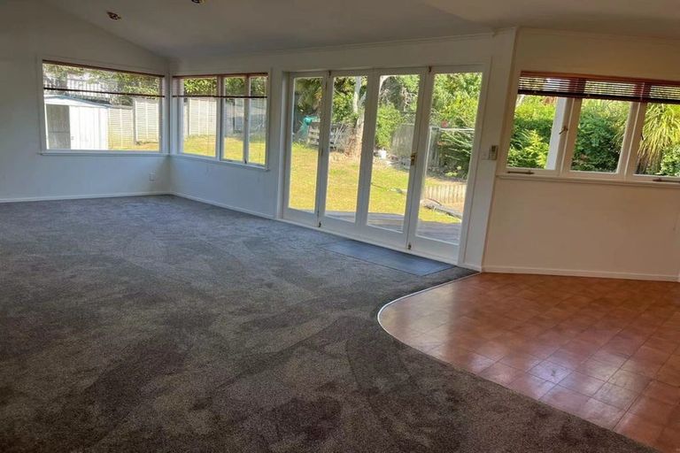 Photo of property in 10 Macnay Way, Murrays Bay, Auckland, 0630