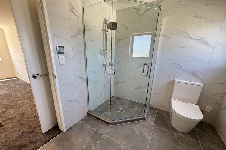 Photo of property in 22d Toru Street, Te Atatu Peninsula, Auckland, 0610