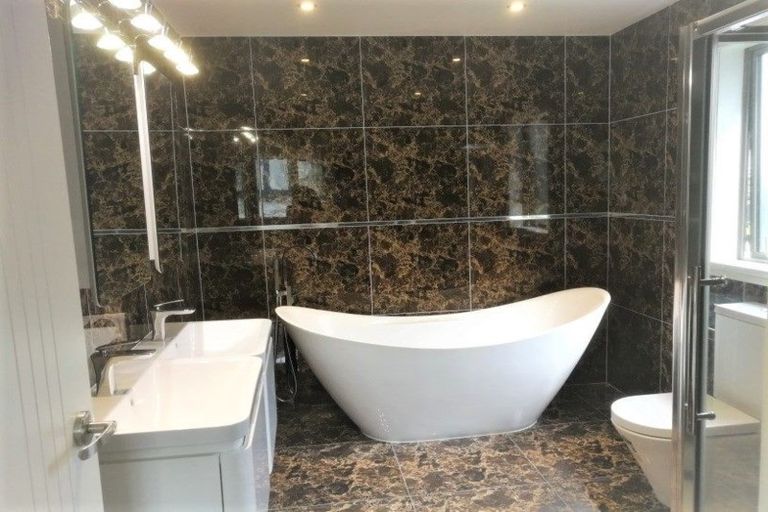 Photo of property in 18 Ramillies Place, Glenfield, Auckland, 0629