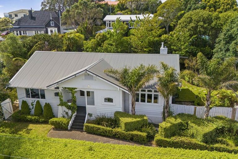 Photo of property in 18 David Street, Westown, New Plymouth, 4310