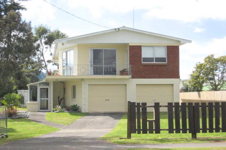 Photo of property in 216 Ocean Road, Whangamata, 3620