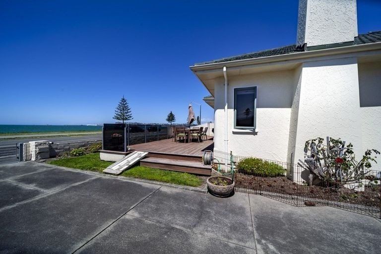 Photo of property in 82 The Esplanade, Westshore, Napier, 4110