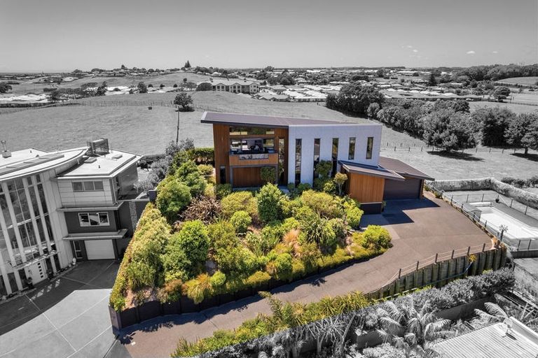 Photo of property in 16a Links Drive, Waiwhakaiho, New Plymouth, 4312