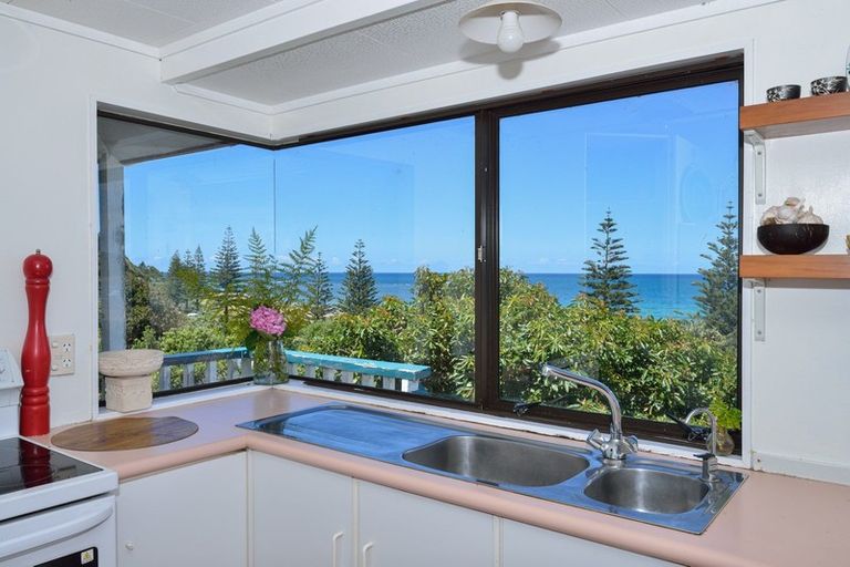 Photo of property in 13c Makorori Beach Road, Makorori, Gisborne, 4073