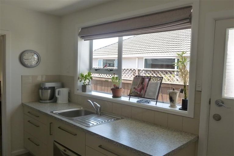 Photo of property in 1/17 Daniels Road, Redwood, Christchurch, 8051