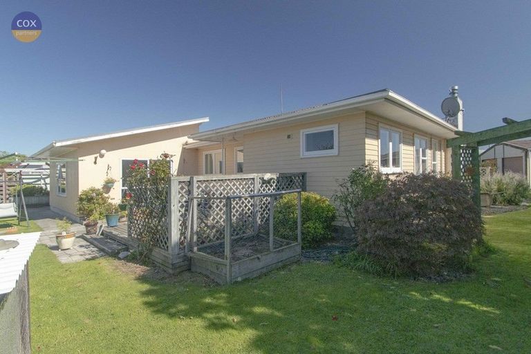 Photo of property in 28 Mcgregor Avenue, Pirimai, Napier, 4112