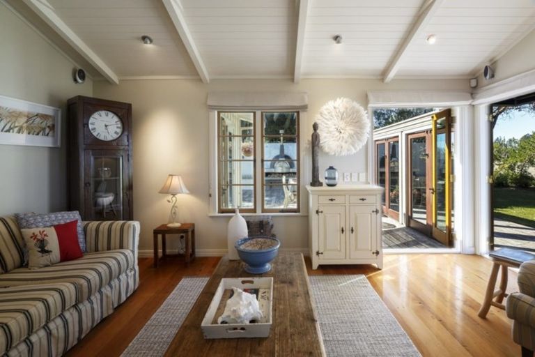 Photo of property in Blackhorse Cottage, 14 Iwa Street, Mapua, 7005