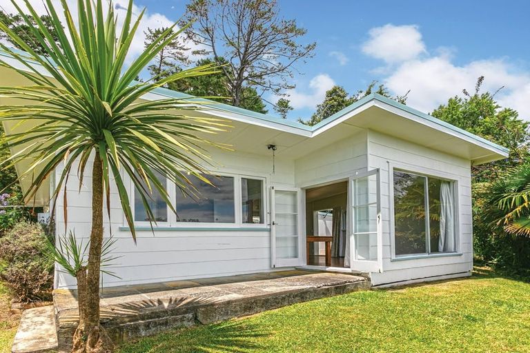 Photo of property in 9 Adams Road, Thornton Bay, Thames, 3575