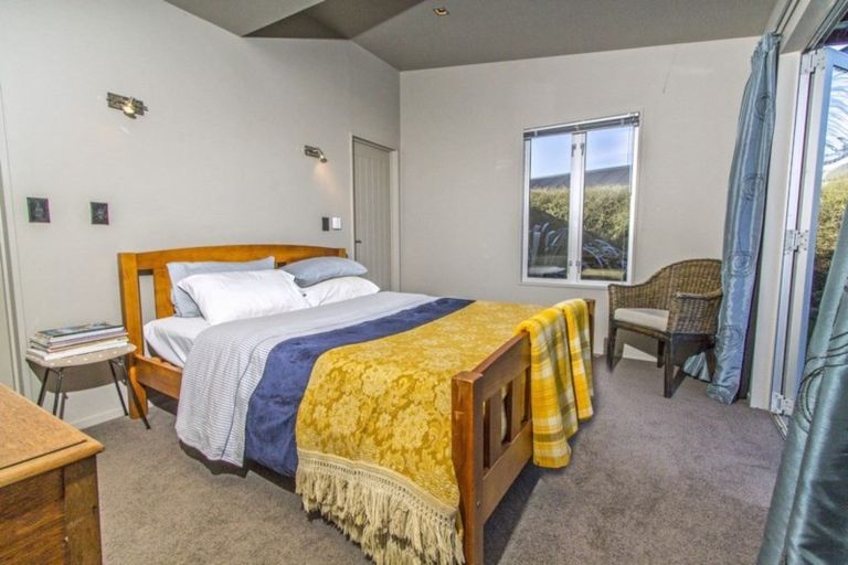 Photo of property in 8 Pisa Moorings Road, Mount Pisa, Cromwell, 9383