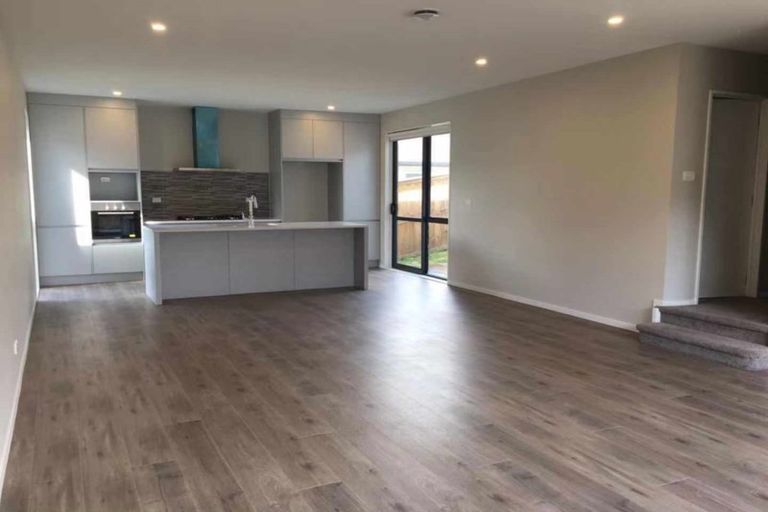 Photo of property in 11 Ahorangi Road, Silverdale, 0932