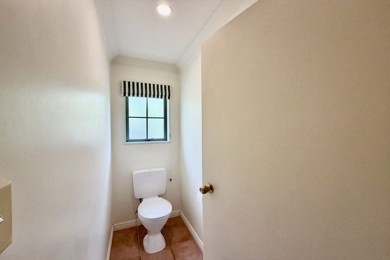 Photo of property in 22 Bob Charles Drive, Golflands, Auckland, 2013