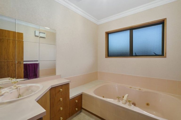 Photo of property in 7 Ashburn Lane, Awapuni, Palmerston North, 4412