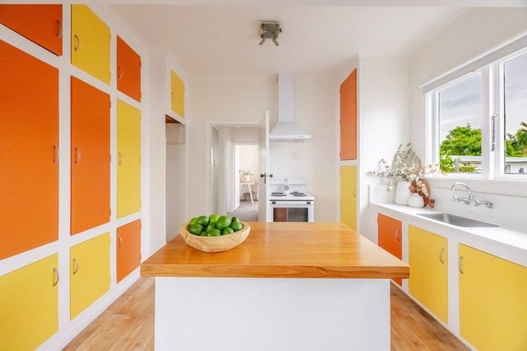 Photo of property in 13 Logan Avenue, Marewa, Napier, 4110