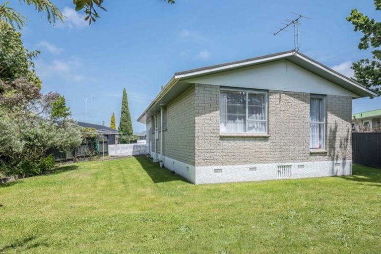 Photo of property in 52a Kapiti Road, Paraparaumu, 5032