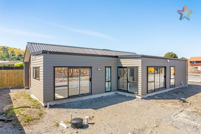 Photo of property in 4 Rotoiti Place, Paraparaumu, 5032