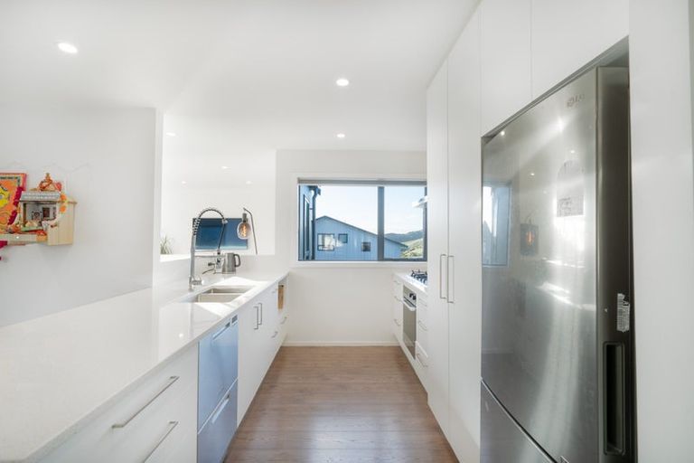 Photo of property in 15 Lemonwood Way, Woodridge, Wellington, 6037