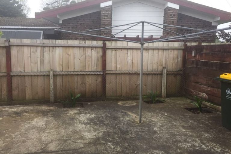 Photo of property in 2/1 Roseburn Place, Pakuranga, Auckland, 2010