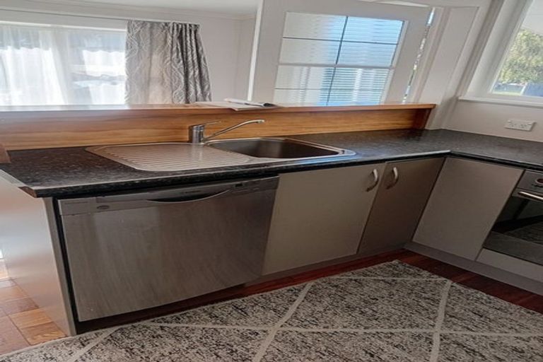 Photo of property in 84 Garden Road, Avalon, Lower Hutt, 5011