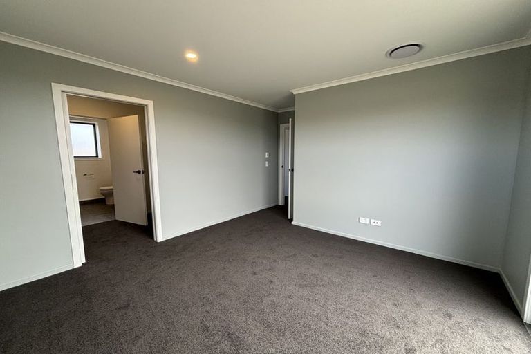 Photo of property in 16 Songpa Street, Halswell, Christchurch, 8025