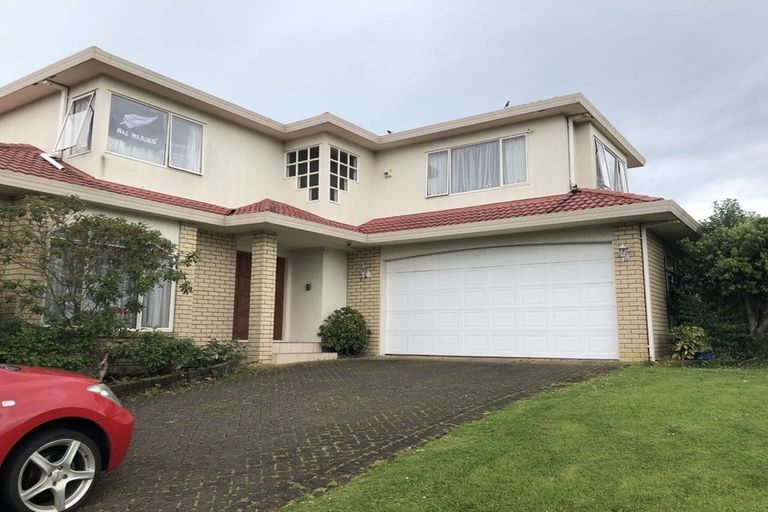 Photo of property in 1 Arrathorne Place, Northpark, Auckland, 2013