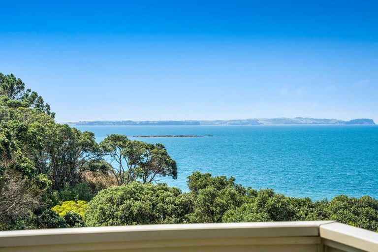 Photo of property in 1/59 Churchill Road, Murrays Bay, Auckland, 0630