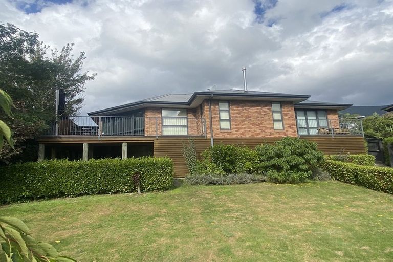 Photo of property in 27 Glentui Place, Waikawa, Picton, 7220