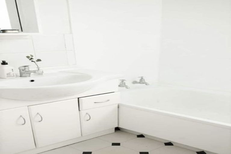 Photo of property in 40 Faraday Street, Hospital Hill, Napier, 4110