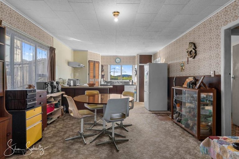 Photo of property in 30 Bickerstaffe Road, Maungaturoto, 0520