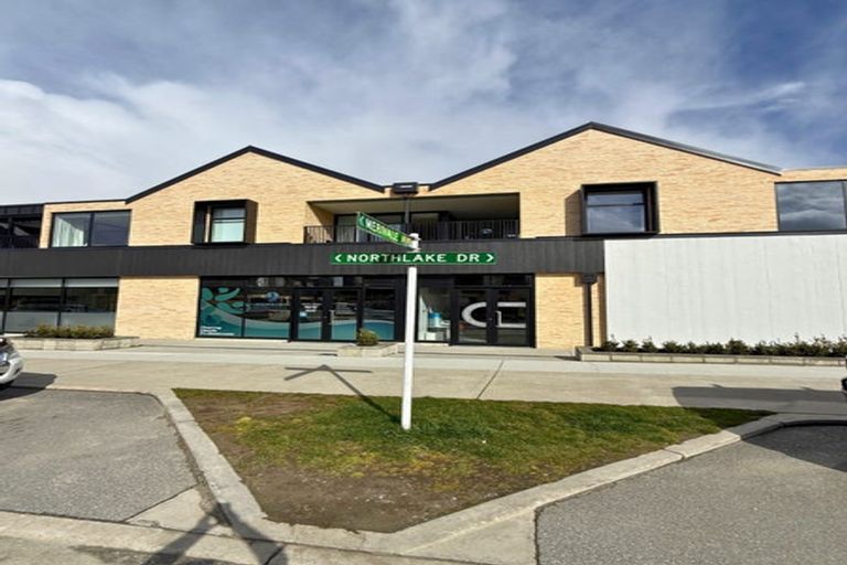 Photo of property in 4/7 Northlake Drive, Wanaka, 9305