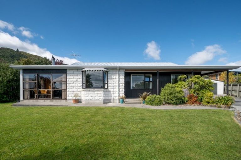 Photo of property in 78 Moana View Road, Waikawa, Picton, 7220