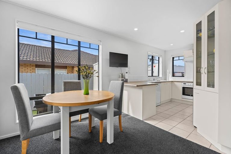 Photo of property in 108 Lakeside Drive, Orewa, 0931
