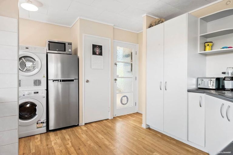 Photo of property in 5 Malibu Grove, Bayview, Auckland, 0629